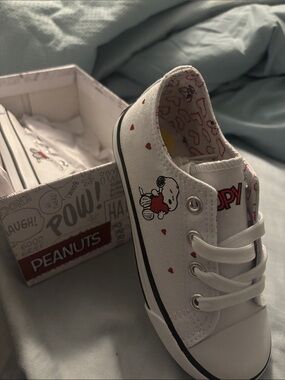 Peanuts White Sneakers with Red Heart & Snoopy Graphic